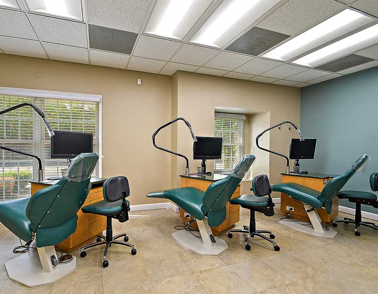 COMFORTABLE OFFICE ATMOSPHERE